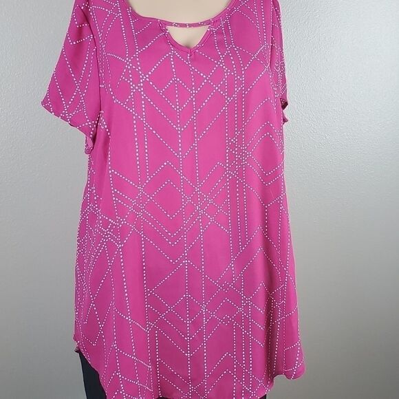 NWT Torrid Pink & White Top - Picture 1 of 3